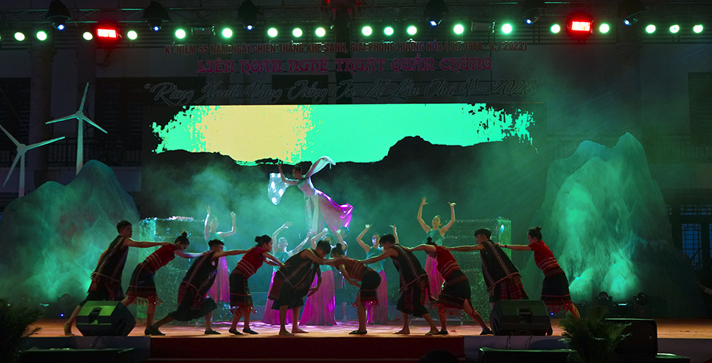 Tiết mục "Đất l&agrave;nh" của đo&agrave;n huyện Triệu Phong được đ&aacute;nh gi&aacute; xuất sắc, m&atilde;n nh&atilde;n kh&aacute;n giả